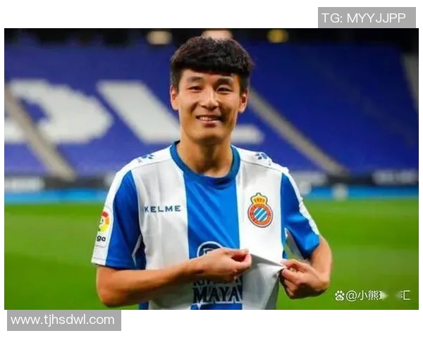 勤奋拼搏的足球天才：从默默无闻到世界足坛巨星的奋斗之路