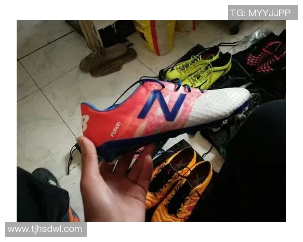 新百伦足球鞋携手顶级球星，点燃赛场激情，助力竞技巅峰之战